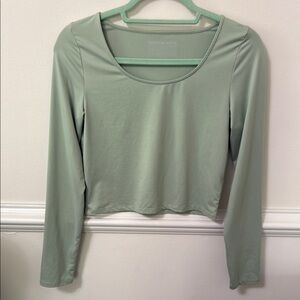 NWOT American Eagle Outfitters Green Fitted Crop Blouse, Super Soft, Size Med